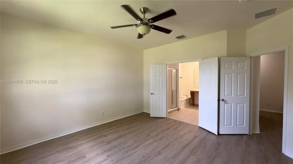 3042 Grandiflora Dr Green Acres, FL 33467