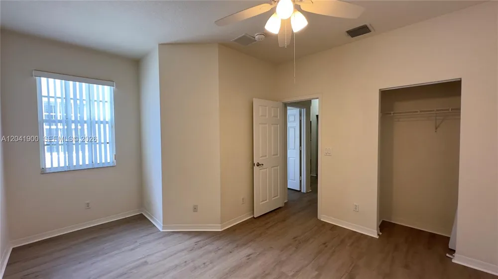 3042 Grandiflora Dr Green Acres, FL 33467