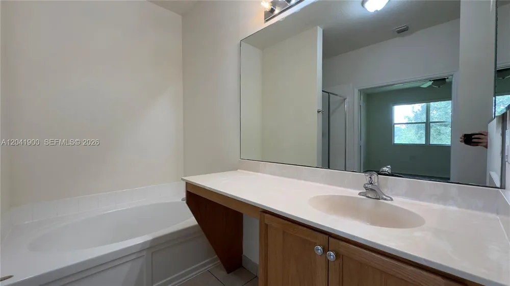 3042 Grandiflora Dr Green Acres, FL 33467