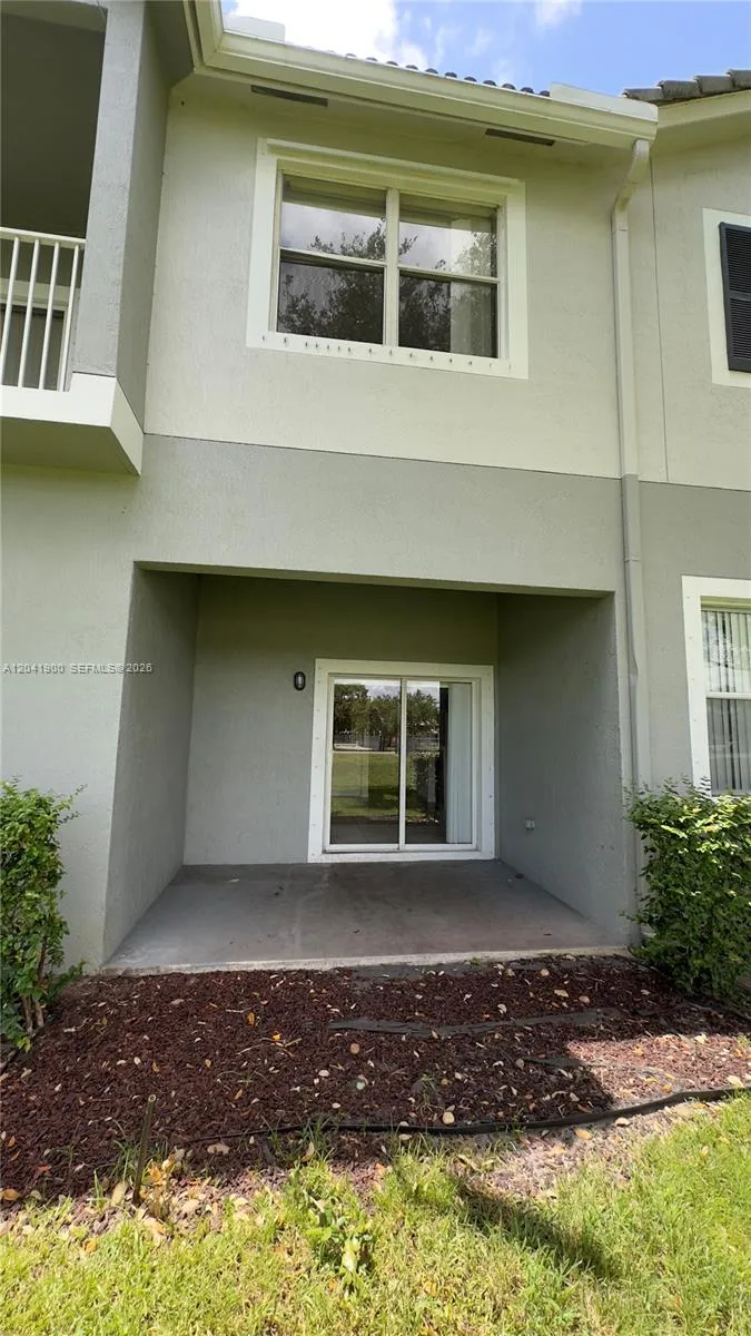 3042 Grandiflora Dr Green Acres, FL 33467