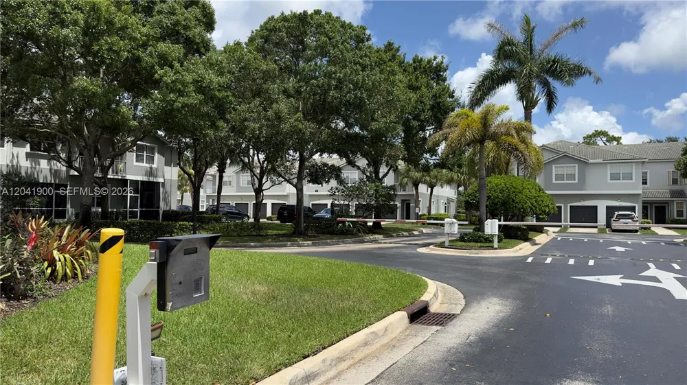 3042 Grandiflora Dr Green Acres, FL 33467