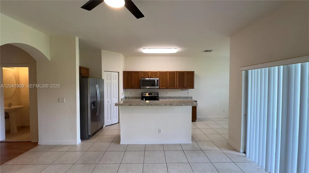 3042 Grandiflora Dr Green Acres, FL 33467