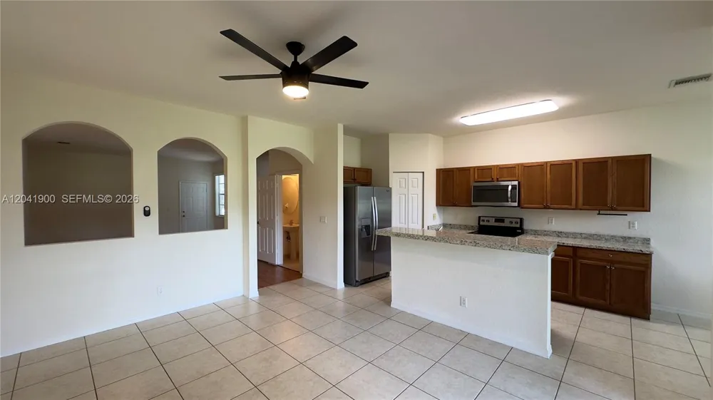 3042 Grandiflora Dr Green Acres, FL 33467