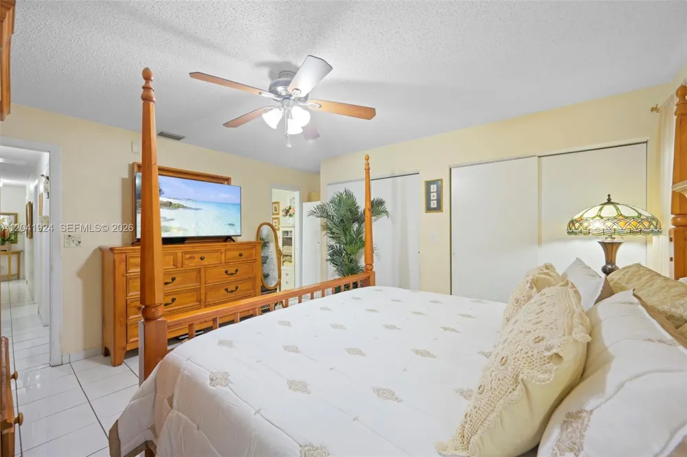 906 SW 8th Ave Hallandale Beach, FL 33009