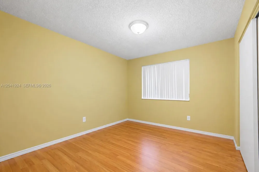 906 SW 8th Ave Hallandale Beach, FL 33009