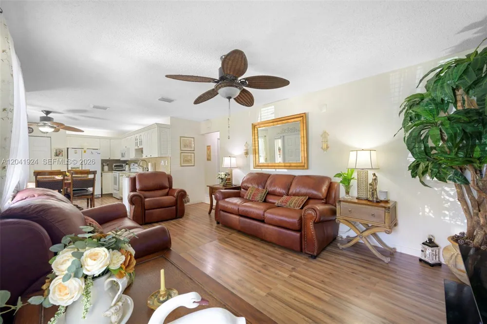 906 SW 8th Ave Hallandale Beach, FL 33009
