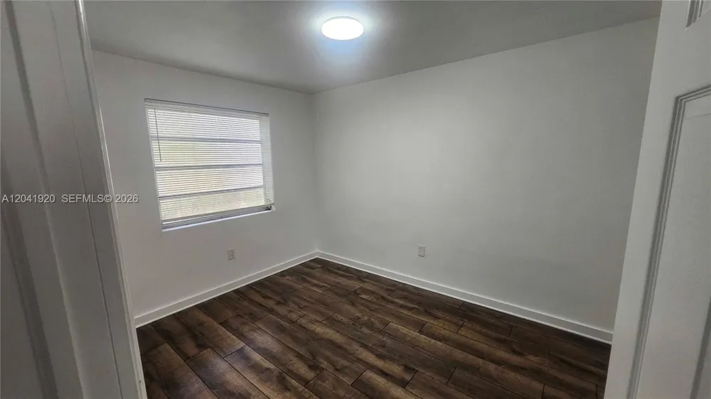 111 NW 152nd St #11 Miami, FL 33169