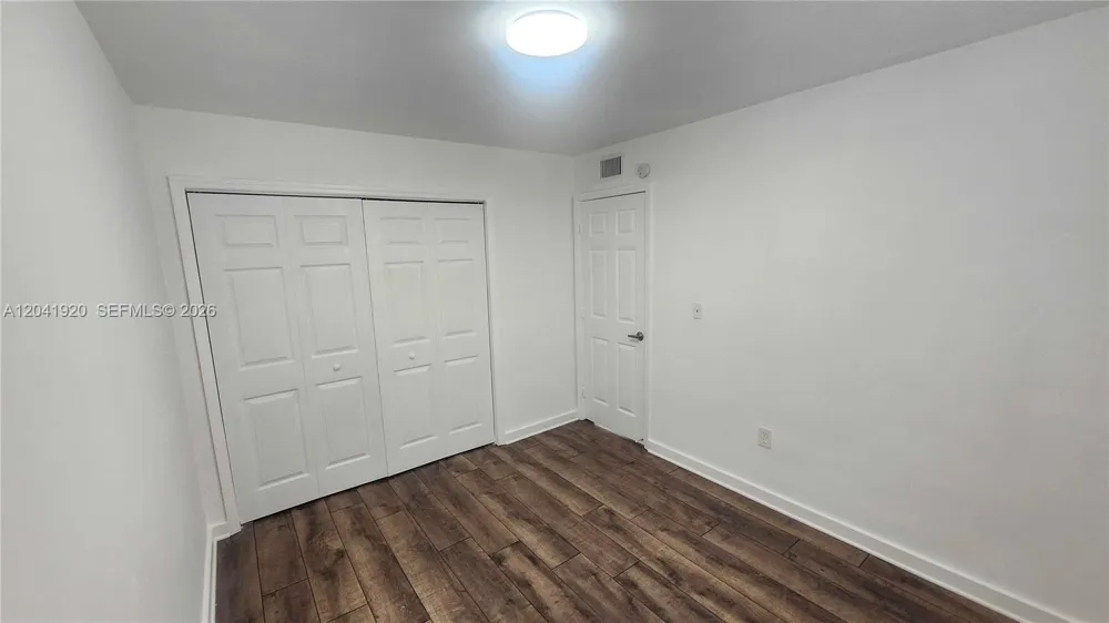 111 NW 152nd St #11 Miami, FL 33169