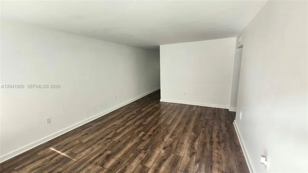 111 NW 152nd St #11 Miami, FL 33169