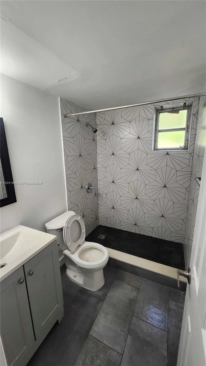 111 NW 152nd St #11 Miami, FL 33169