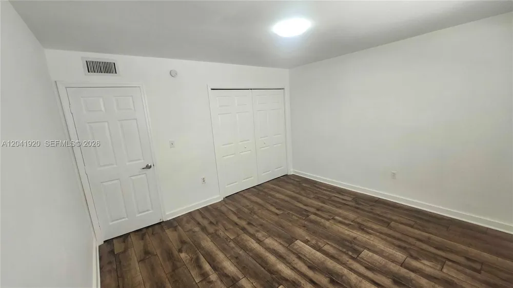 111 NW 152nd St #11 Miami, FL 33169