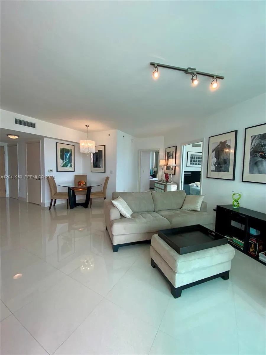 350 S Miami Ave #3813 Miami, FL 33130