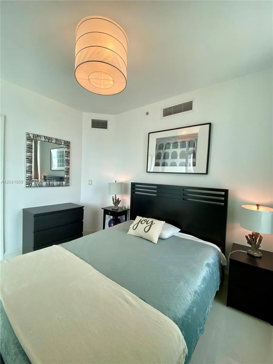 350 S Miami Ave #3813 Miami, FL 33130
