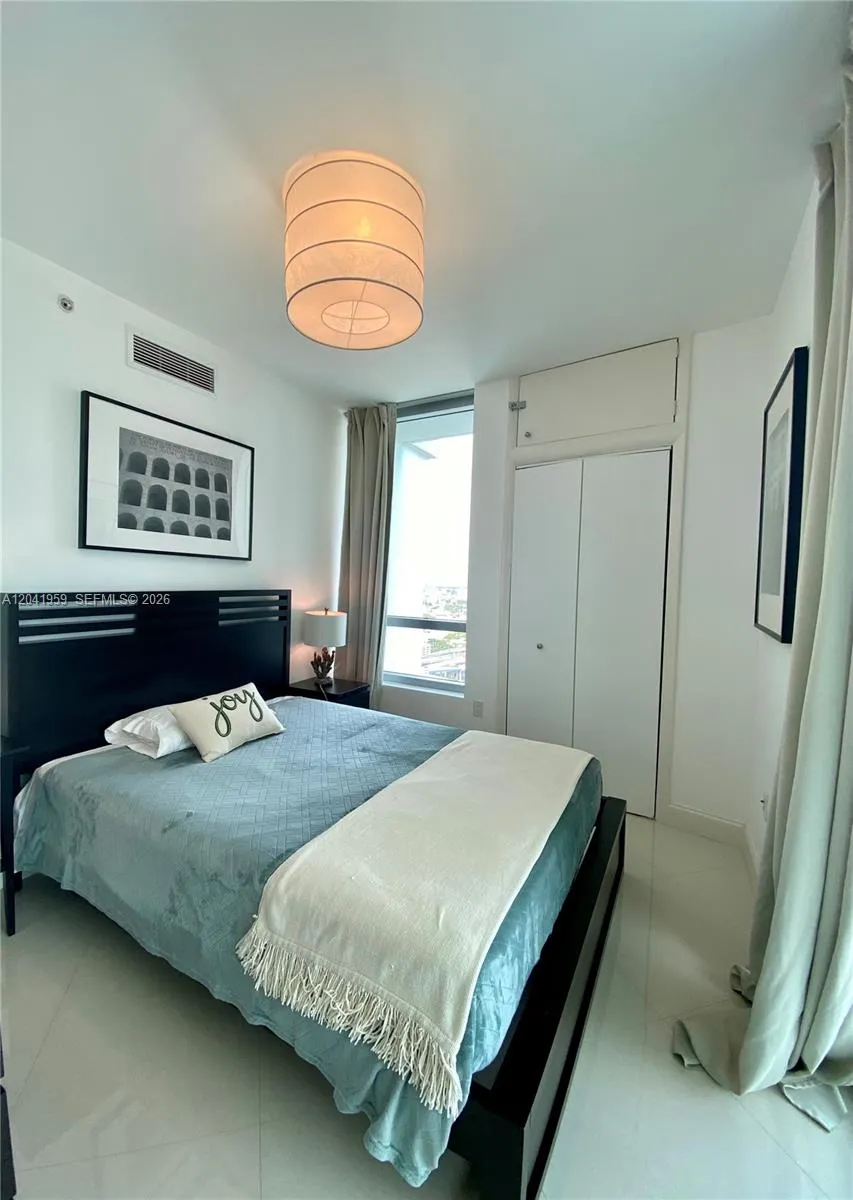 350 S Miami Ave #3813 Miami, FL 33130