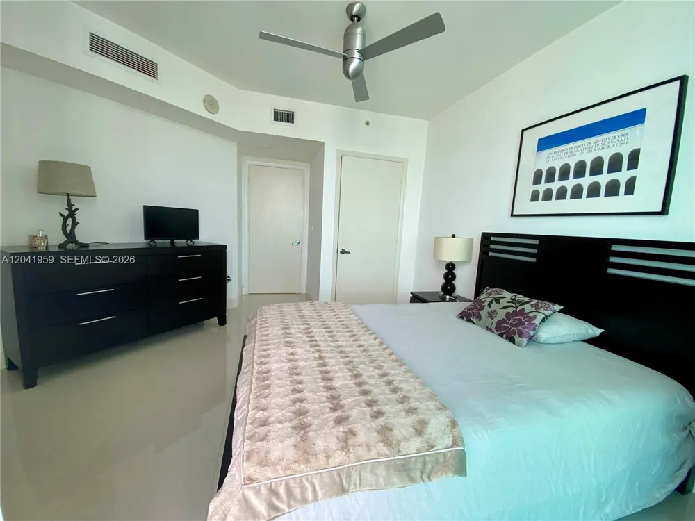 350 S Miami Ave #3813 Miami, FL 33130