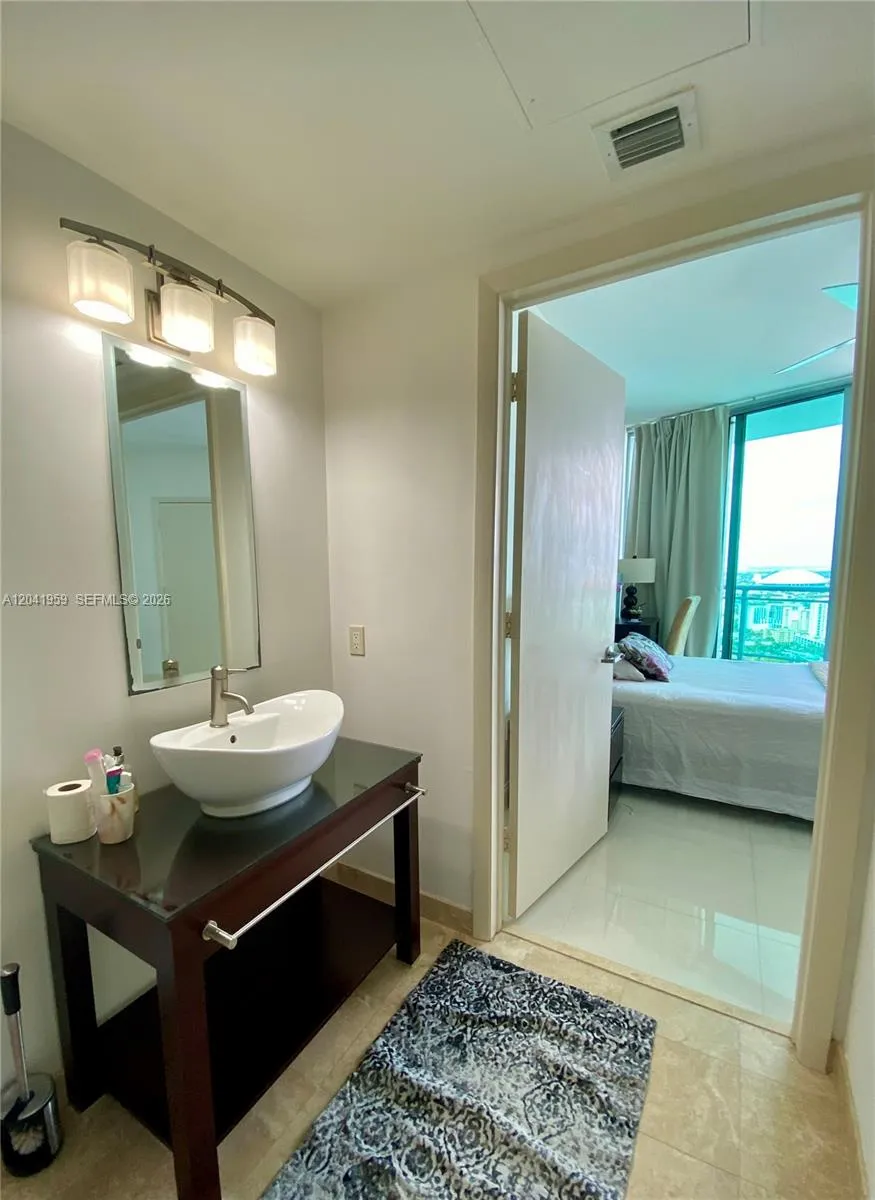 350 S Miami Ave #3813 Miami, FL 33130
