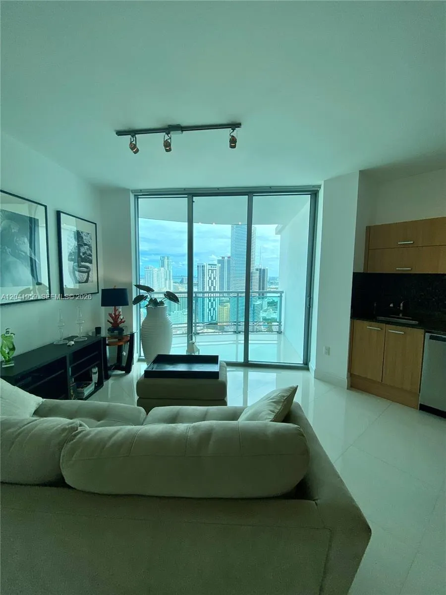 350 S Miami Ave #3813 Miami, FL 33130