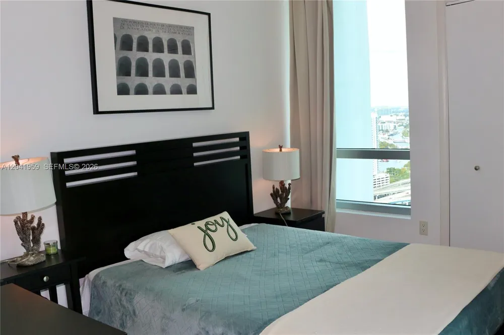 350 S Miami Ave #3813 Miami, FL 33130