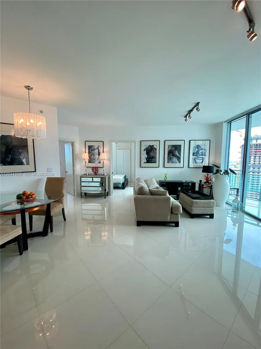 350 S Miami Ave #3813 Miami, FL 33130