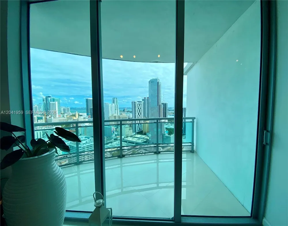 350 S Miami Ave #3813 Miami, FL 33130