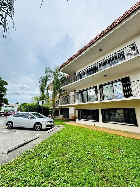 4730 SW 62nd Way #104 Davie, FL 33314