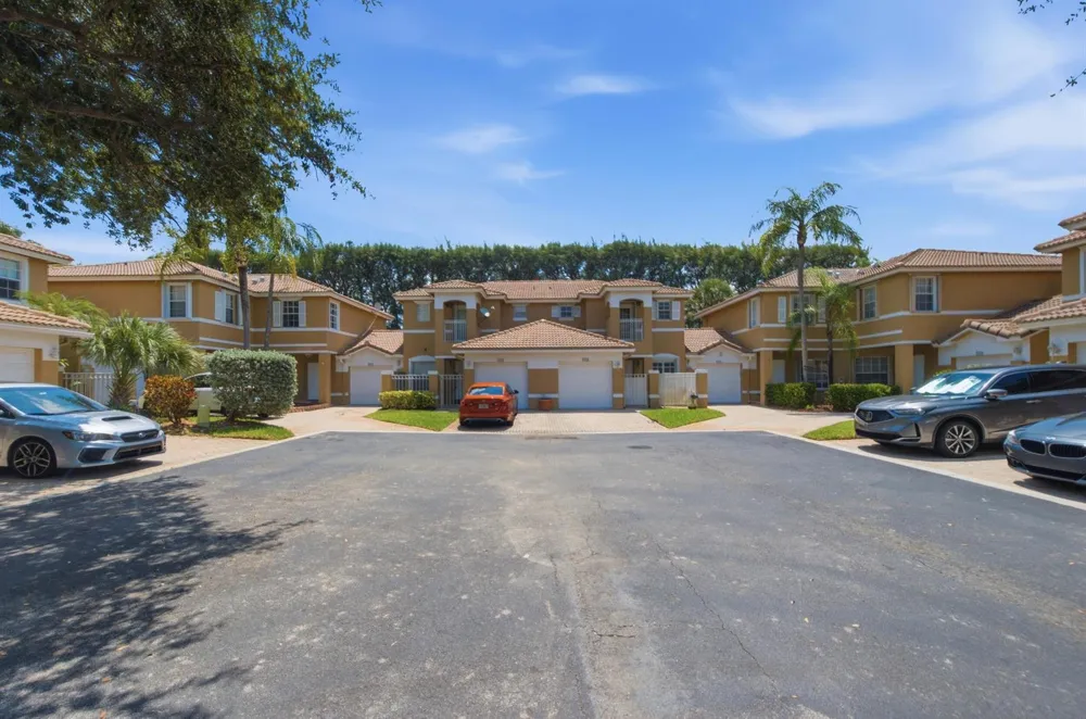 2824 NW 99th Terrace Sunrise, FL 33322