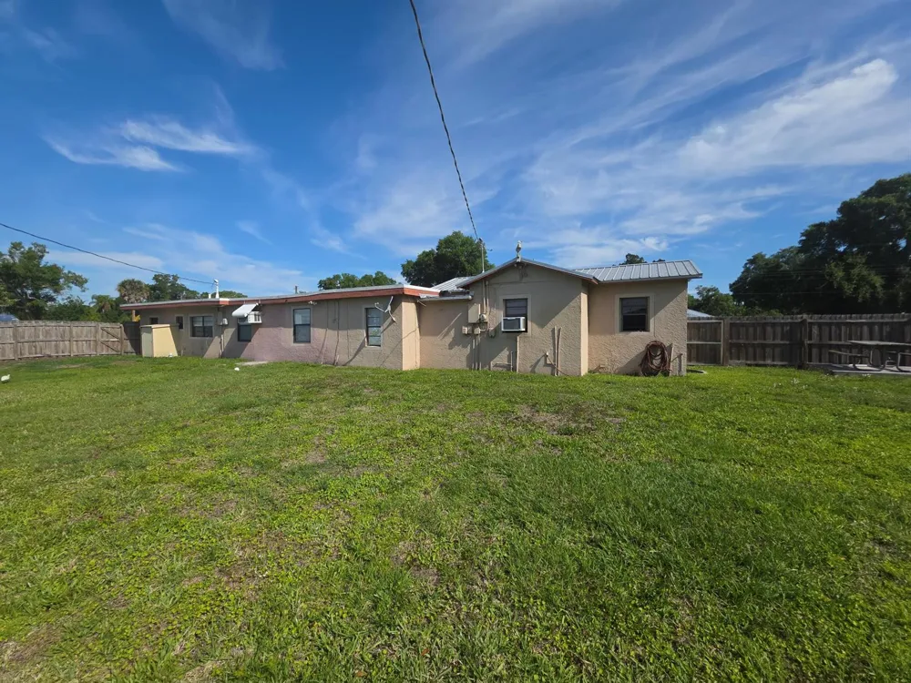 1019 NW 2nd Street Okeechobee, FL 34972