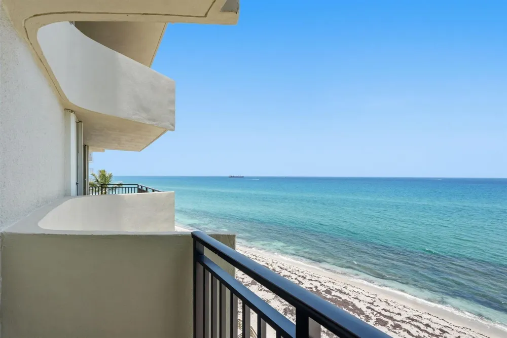 5460 Ocean Drive #6a Riviera Beach, FL 33404