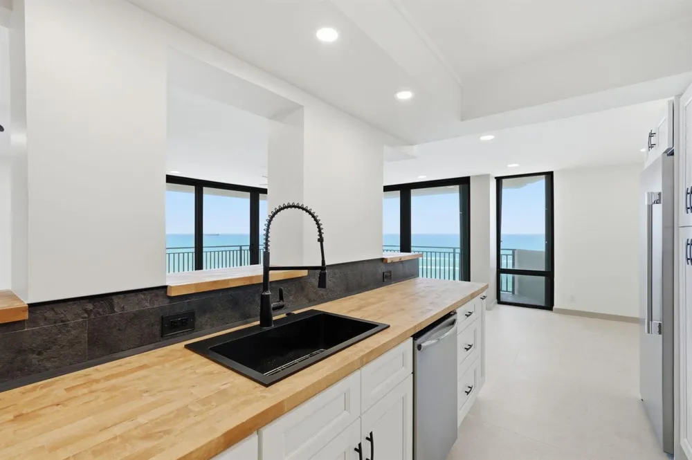 5460 Ocean Drive #6a Riviera Beach, FL 33404