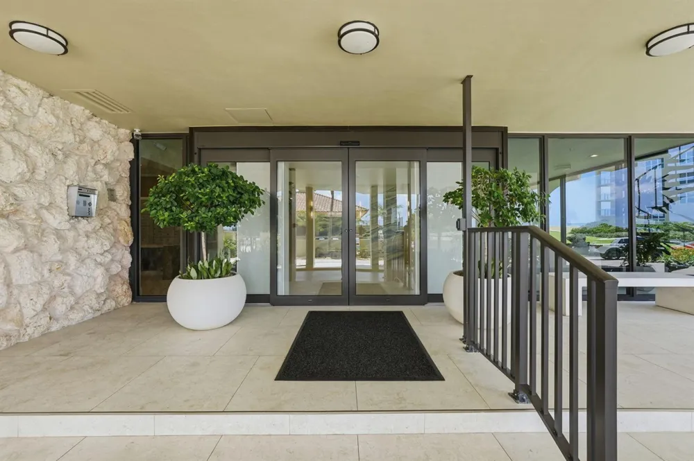 5460 Ocean Drive #6a Riviera Beach, FL 33404