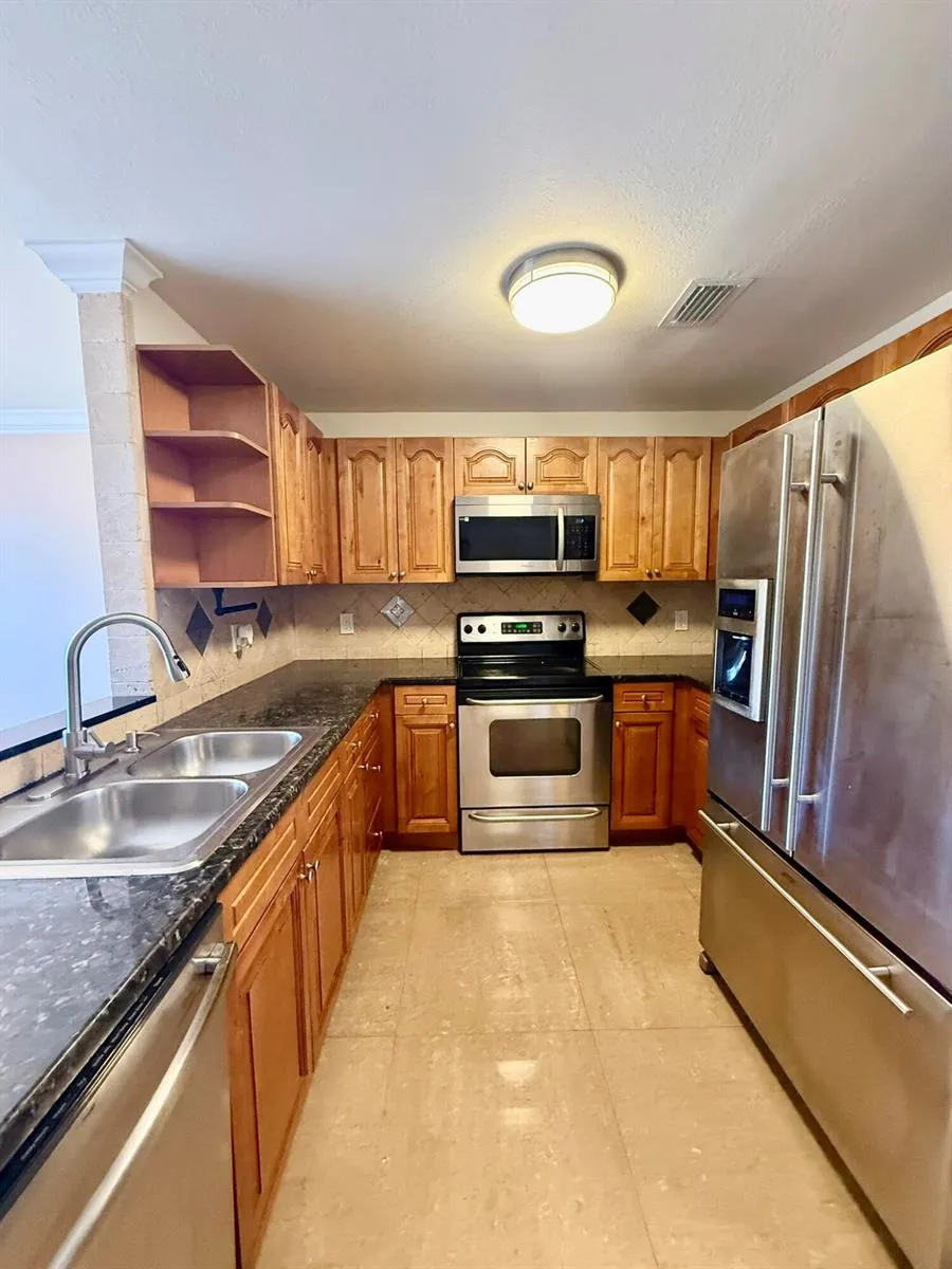 2050 Oleander Boulevard #11-103 Fort Pierce, FL 34950