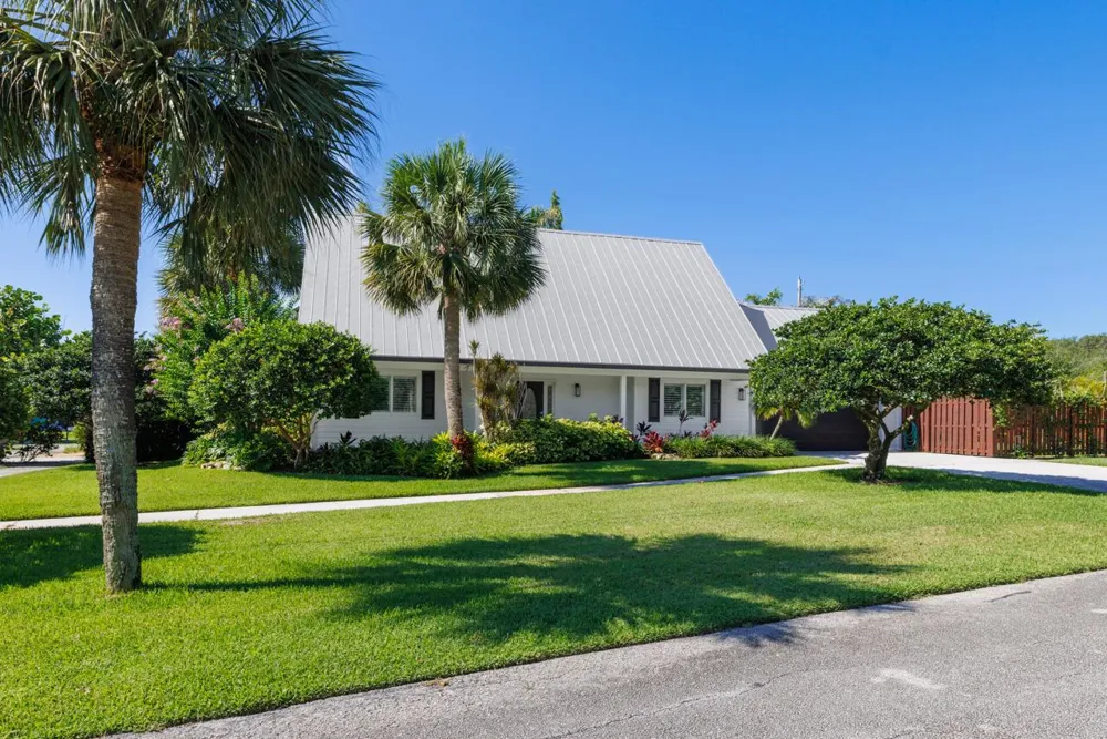 9200 SE Olympus Street Hobe Sound, FL 33455