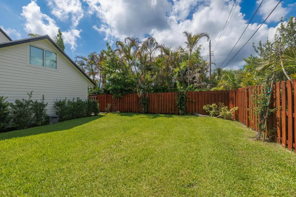 9200 SE Olympus Street Hobe Sound, FL 33455