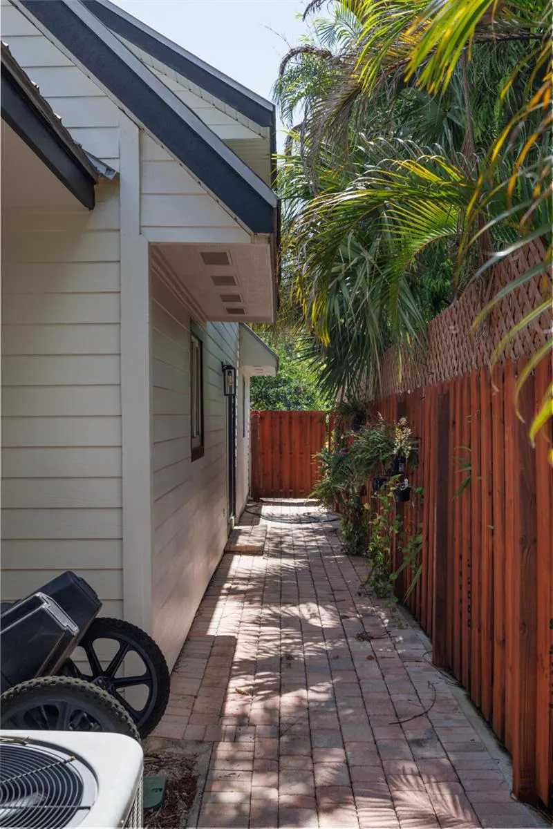 9200 SE Olympus Street Hobe Sound, FL 33455