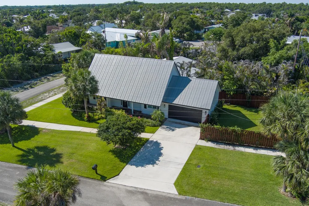 9200 SE Olympus Street Hobe Sound, FL 33455