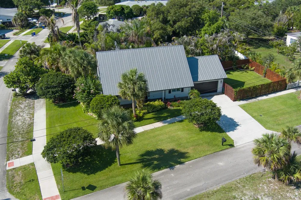 9200 SE Olympus Street Hobe Sound, FL 33455
