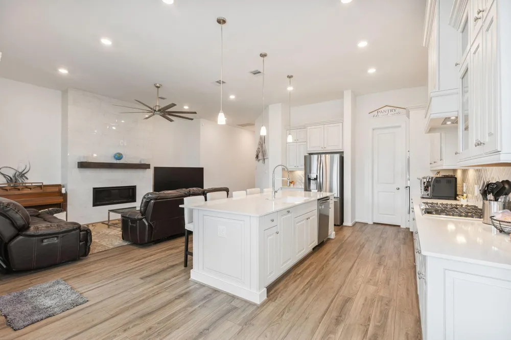 1329 Knollbridge Point Lane Pinehurst, TX 77362