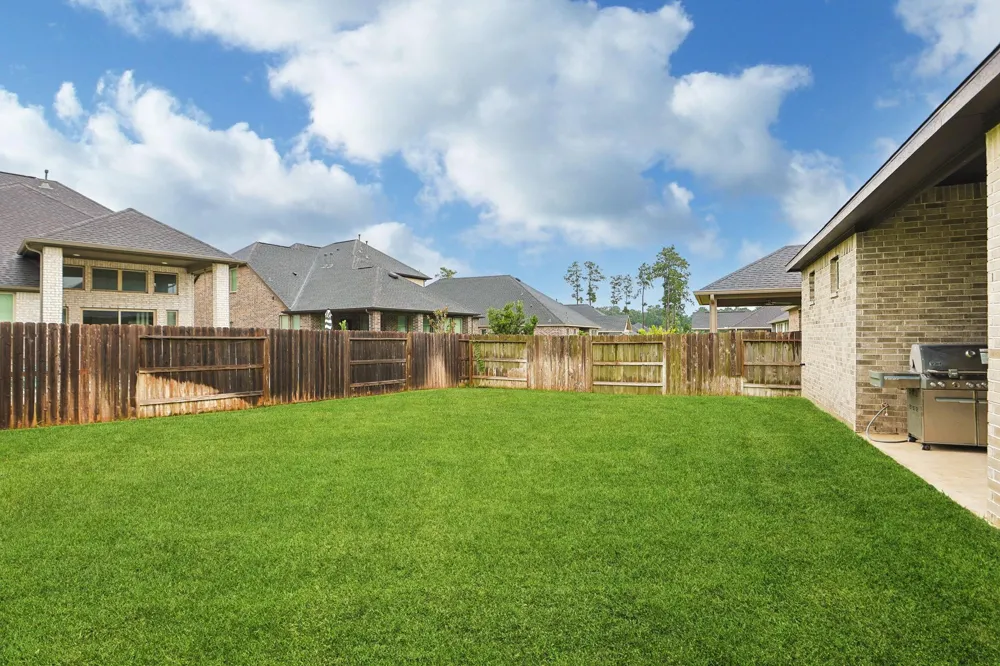 1329 Knollbridge Point Lane Pinehurst, TX 77362