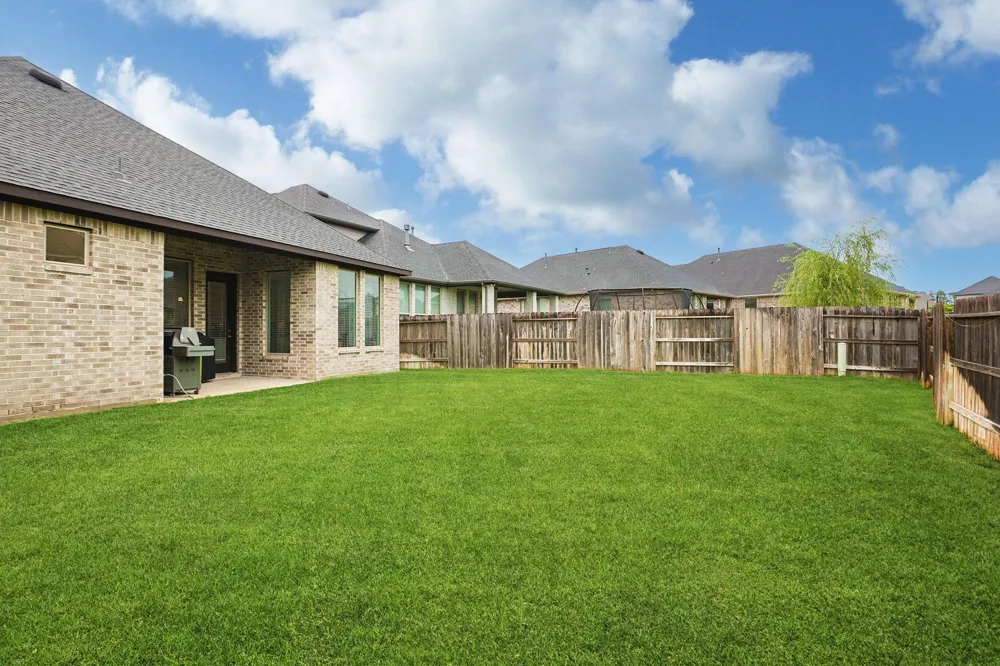 1329 Knollbridge Point Lane Pinehurst, TX 77362