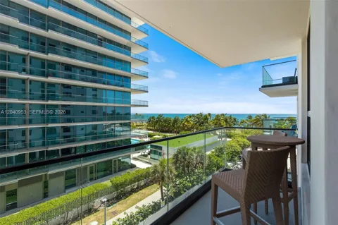 10185 Collins Ave #521