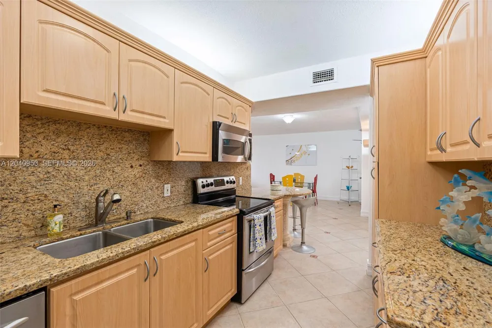 10185 Collins Ave #521 Bal Harbour, FL 33154