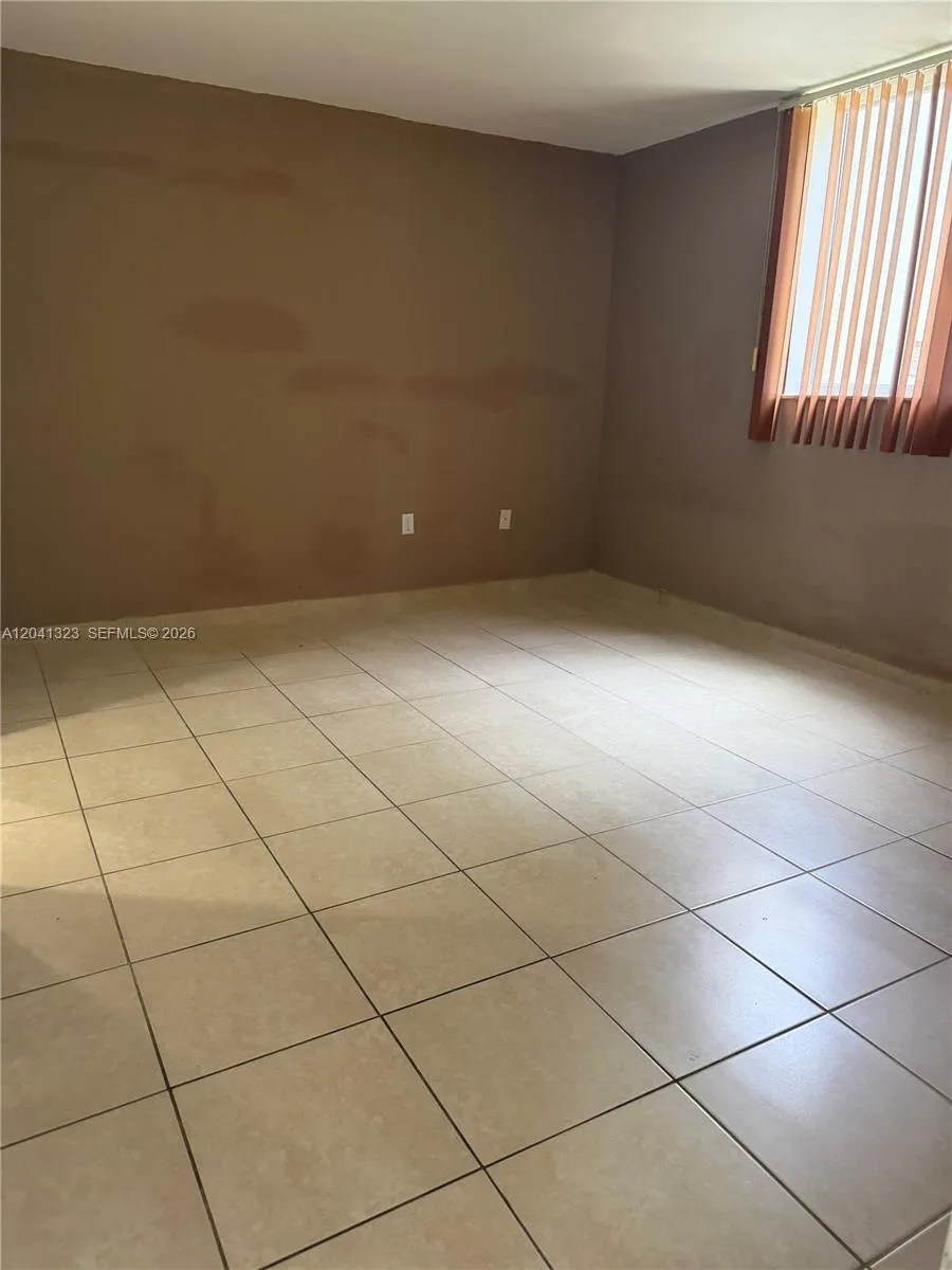 10090 NW 80th Ct #1241 Hialeah Gardens, FL 33016