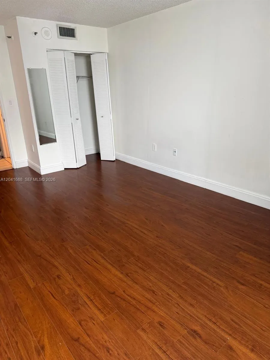 800 Miami Ave #E1402 Miami, FL 33136