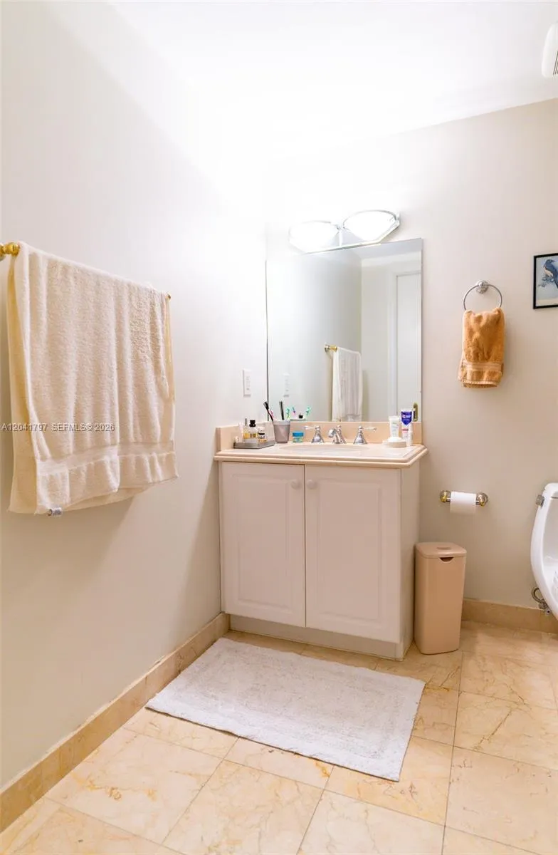 9595 Collins Ave #N9-C Surfside, FL 33154