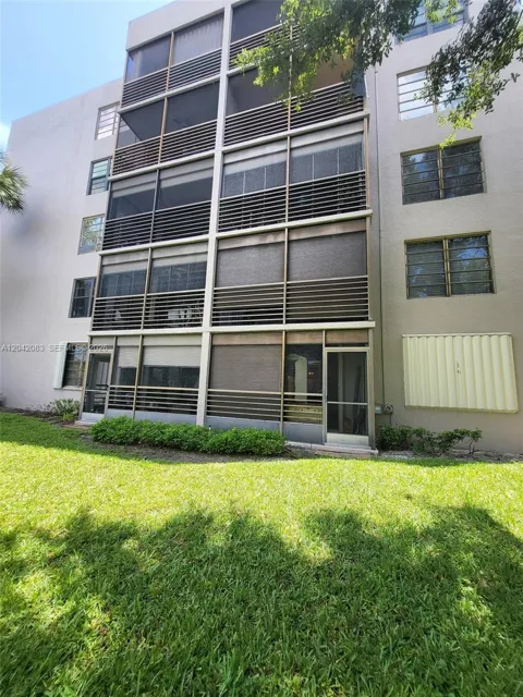 900 Colony Point Cir #107