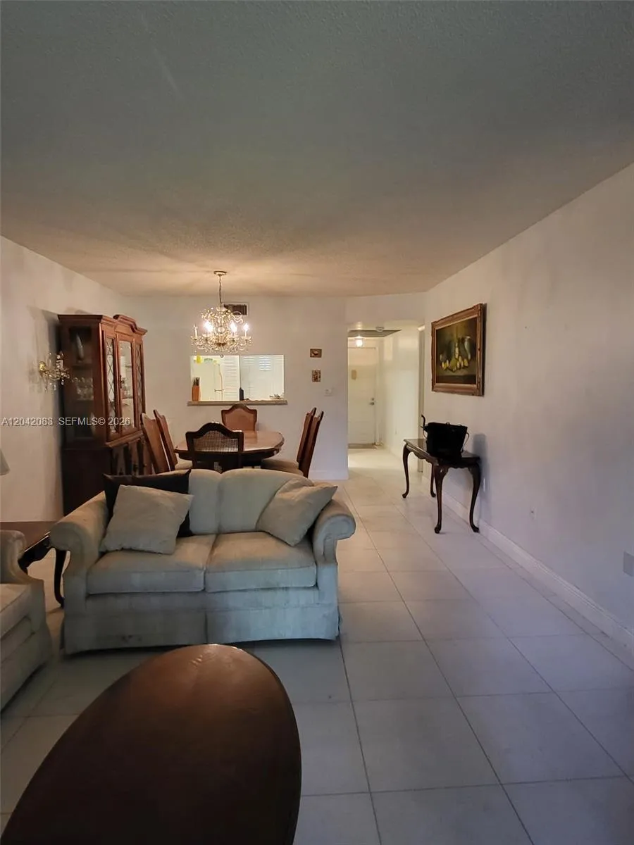 900 Colony Point Cir #107 Pembroke Pines, FL 33026