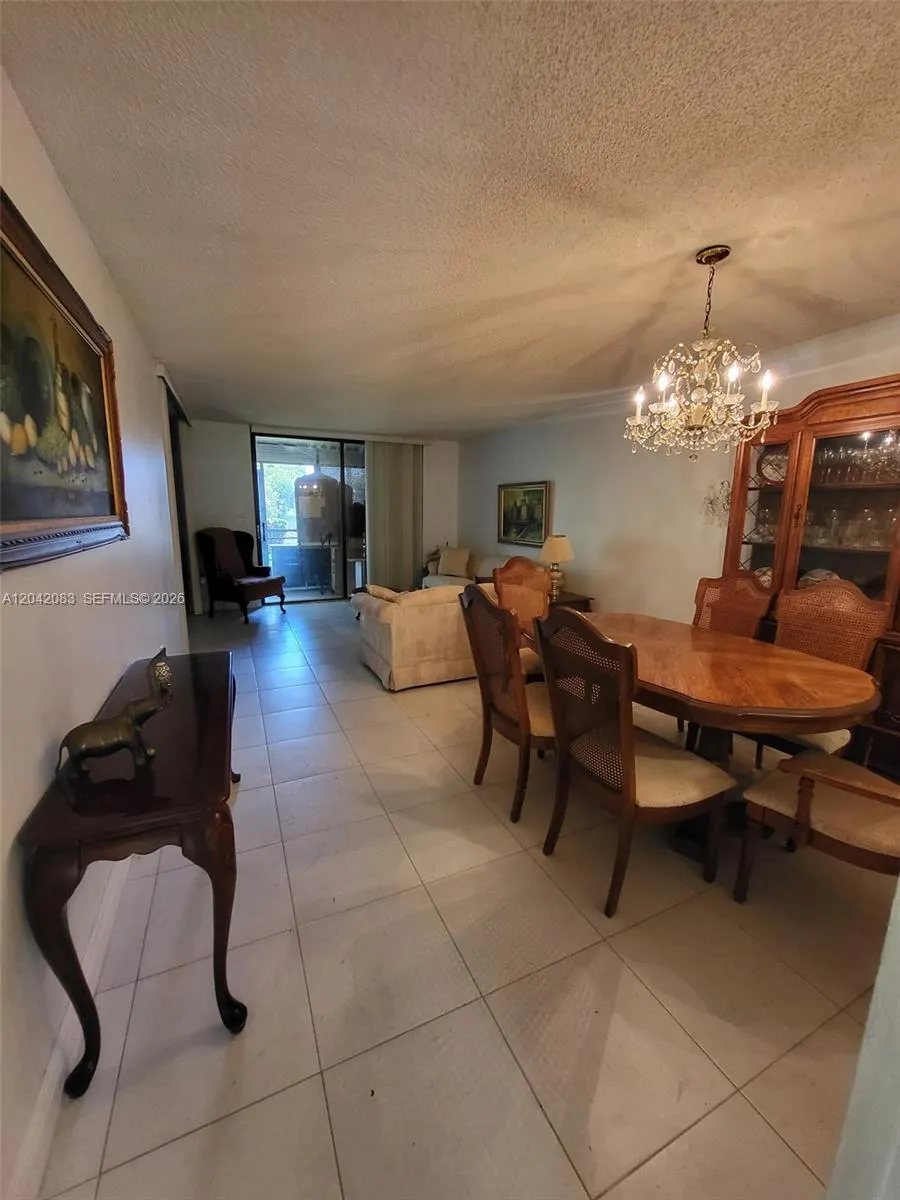 900 Colony Point Cir #107 Pembroke Pines, FL 33026
