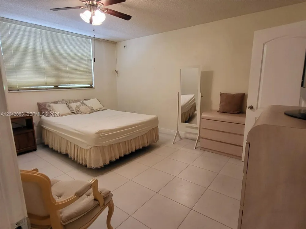 900 Colony Point Cir #107 Pembroke Pines, FL 33026