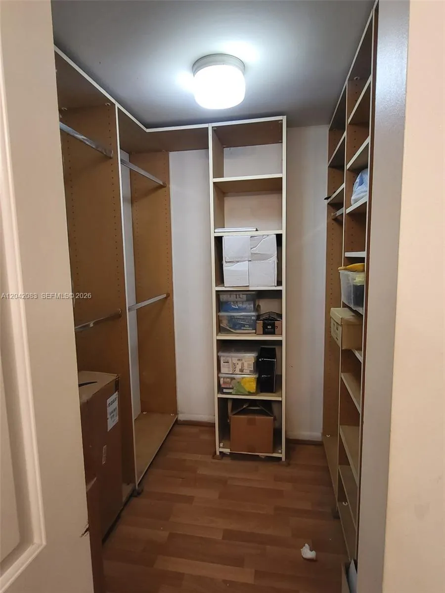 900 Colony Point Cir #107 Pembroke Pines, FL 33026
