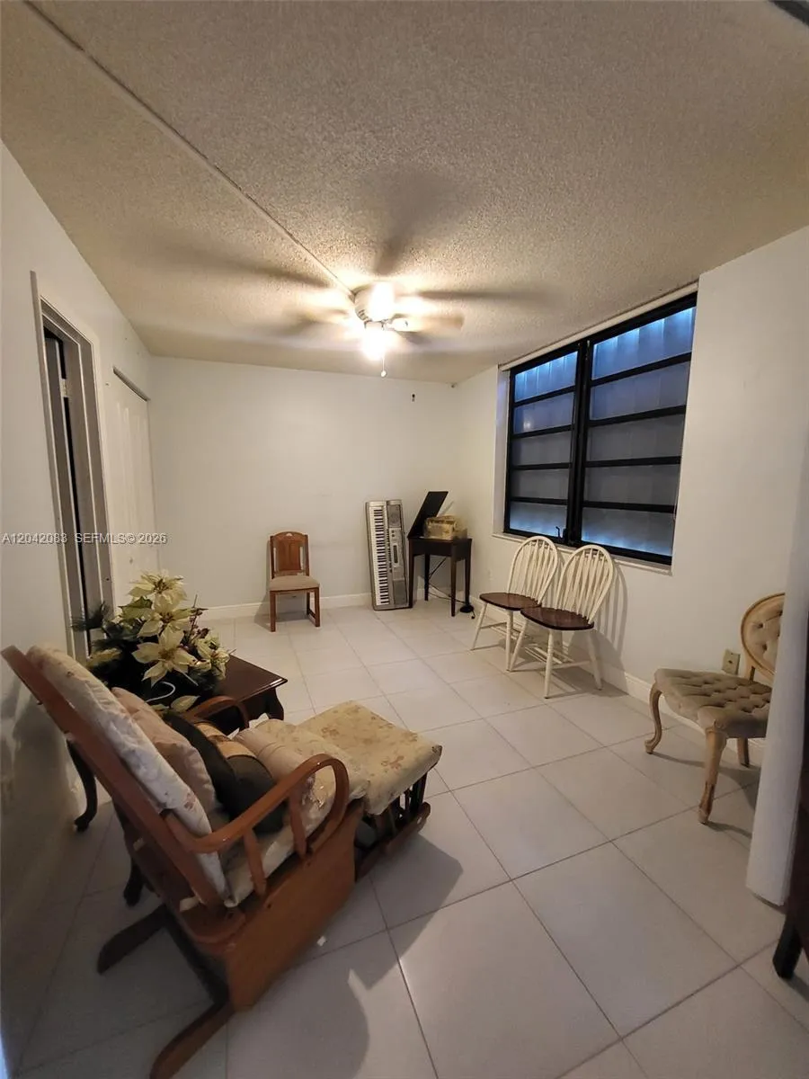 900 Colony Point Cir #107 Pembroke Pines, FL 33026